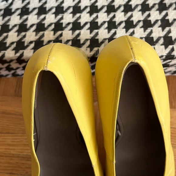 Zara Yellow Leather Block Heel - Picture 8 of 10